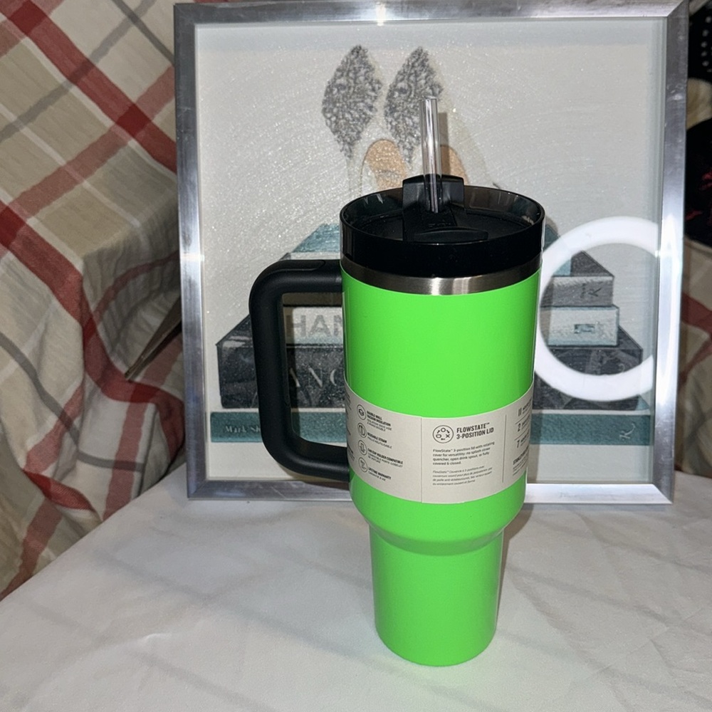 NEW! Authentic Stanley 40oz Neon Green Spring Fling H2.0 Quencher Tumbler NIB - Picture 2 of 6